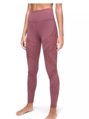 Lululemon lace purple High-Rise Sculpting Leggings yoga pants in Mauve sz 6